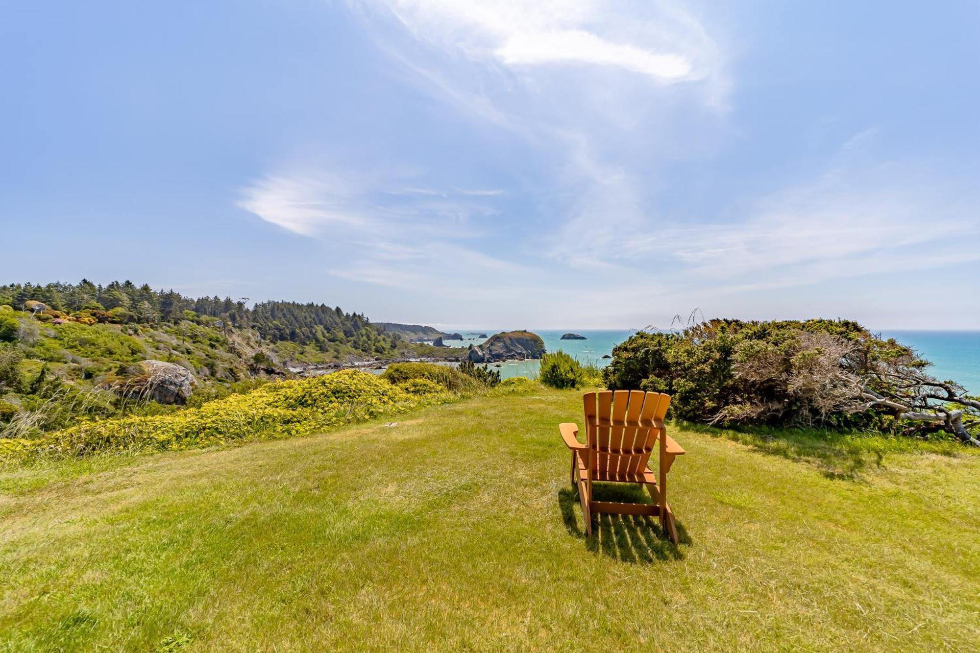 Whale Rock Suites Trinidad Room photo